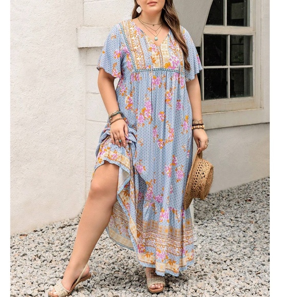 Plus Floral Print V neck Butterfly Sleeve Maxi Dress - Picture 3 of 3